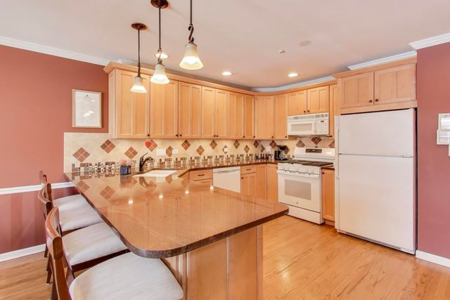 11144 Indian Woods Drive, Indian Head Park, IL 60525