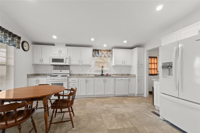 2719 GREENCREST Drive, Erie, PA 16506