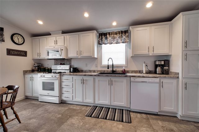 2719 GREENCREST Drive, Erie, PA 16506