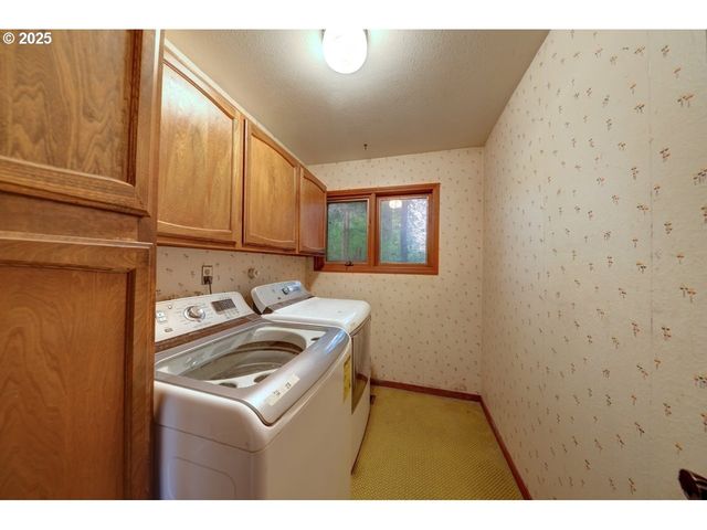 42996 VALLEY CREEK Ln, Astoria, OR 97103