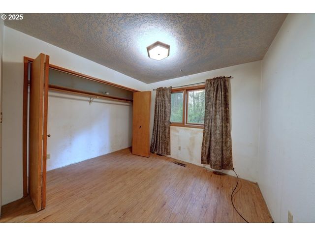 42996 VALLEY CREEK Ln, Astoria, OR 97103