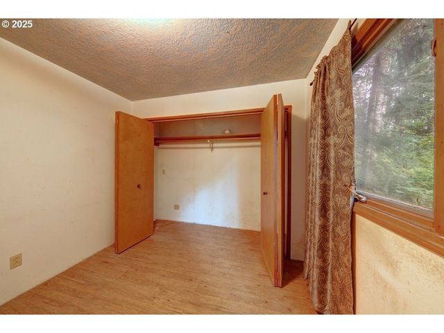 42996 VALLEY CREEK Ln, Astoria, OR 97103