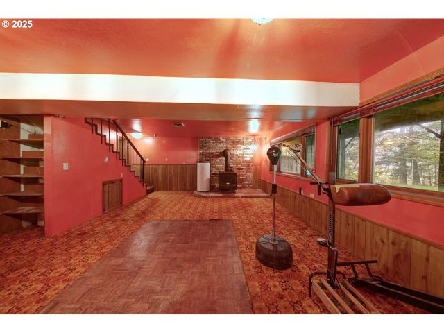 42996 VALLEY CREEK Ln, Astoria, OR 97103