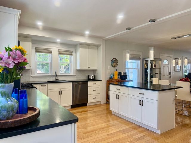 82 Main Street, Rockport, MA 01966