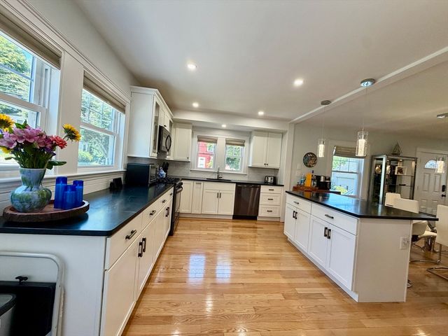 82 Main Street, Rockport, MA 01966
