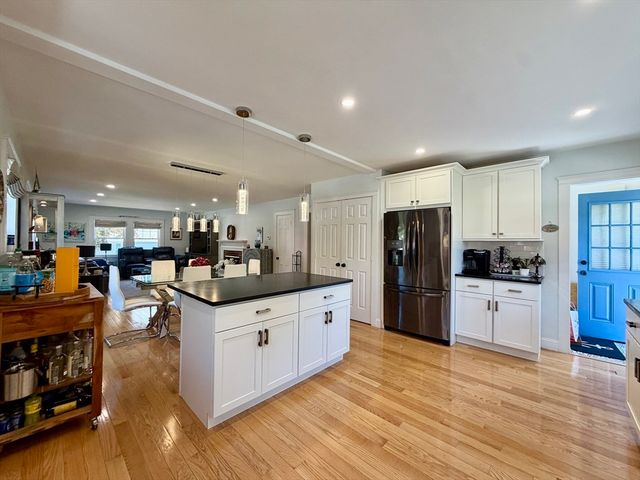 82 Main Street, Rockport, MA 01966