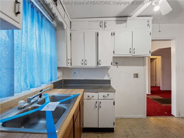 2039 Benedict Circle, St Albans, WV 25177