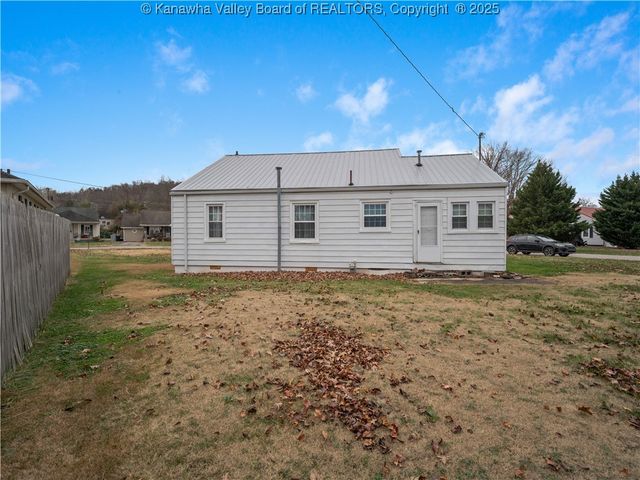 2039 Benedict Circle, St Albans, WV 25177
