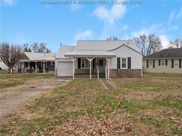 2039 Benedict Circle, St Albans, WV 25177