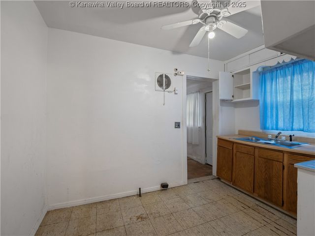 2039 Benedict Circle, St Albans, WV 25177