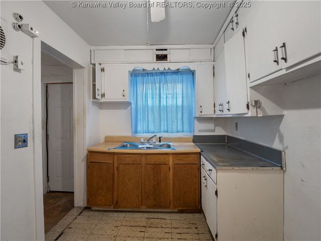 2039 Benedict Circle, St Albans, WV 25177