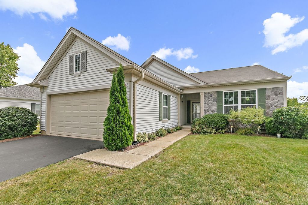 13252 Sierra Glen Road, Huntley, IL 60142