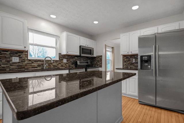 2230 Seton Drive, Lewis Center, OH 43035