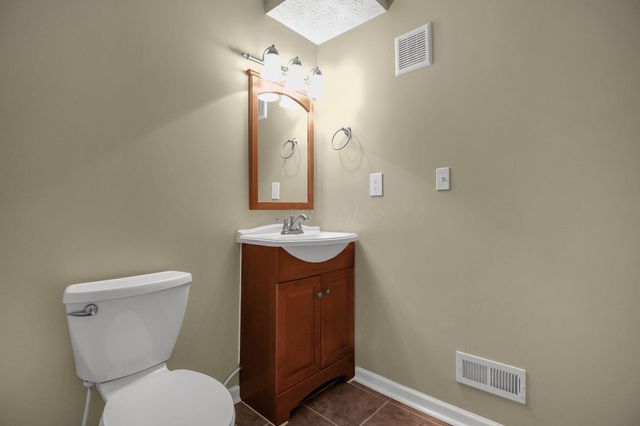 2230 Seton Drive, Lewis Center, OH 43035