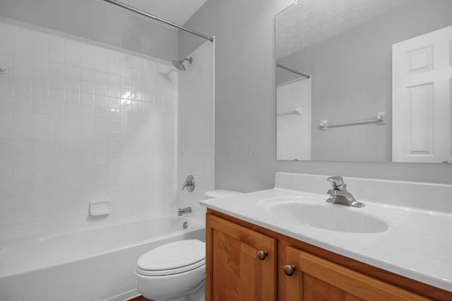 2230 Seton Drive, Lewis Center, OH 43035