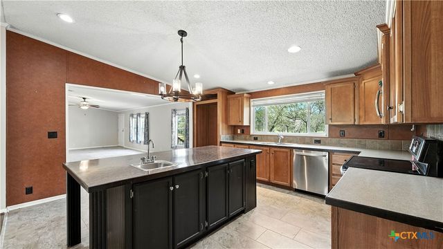 129 County Road 442, Stockdale, TX 78160