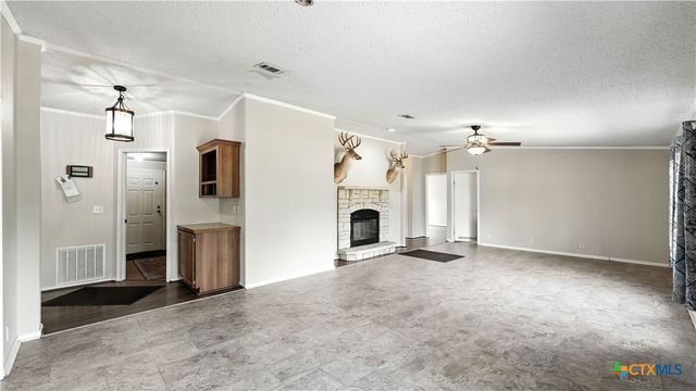 129 County Road 442, Stockdale, TX 78160