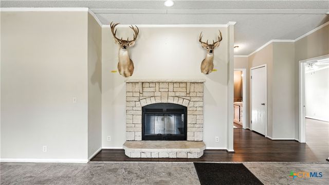 129 County Road 442, Stockdale, TX 78160