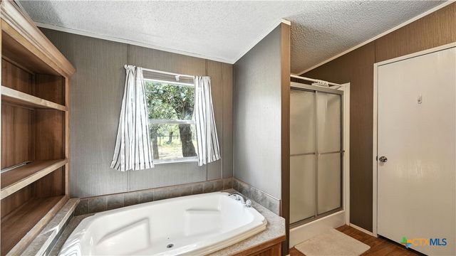 129 County Road 442, Stockdale, TX 78160