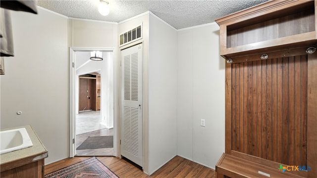 129 County Road 442, Stockdale, TX 78160