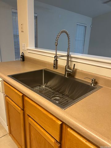 9710 Country Shadow, San Antonio, TX 78254