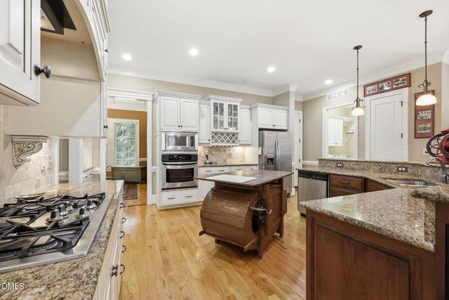 2612 Whistleberry Court, Apex, NC 27539