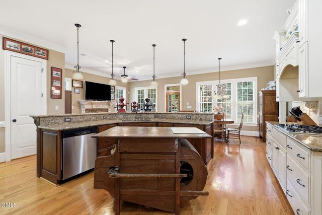 2612 Whistleberry Court, Apex, NC 27539