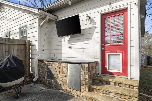 995 Dell SE Avenue, Smyrna, GA 30080