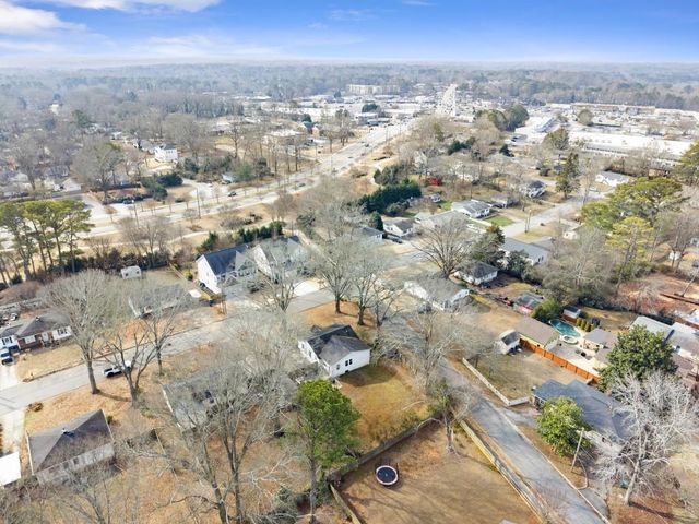 995 Dell SE Avenue, Smyrna, GA 30080