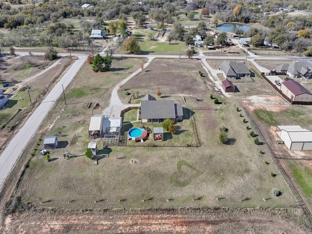 737 County Road 4699, Boyd, TX 76023