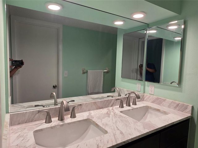 3607 AVENIDA MADERA B, Bradenton, FL 34210
