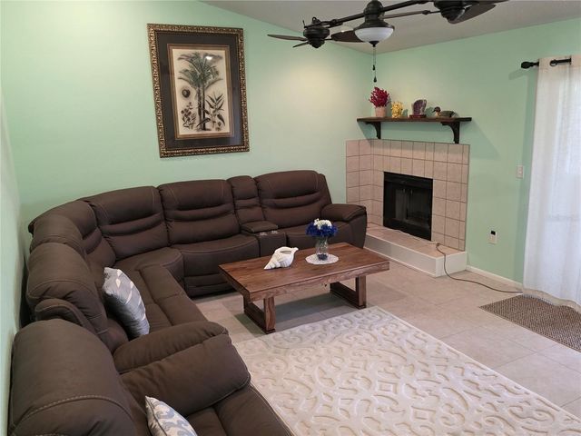 3607 AVENIDA MADERA B, Bradenton, FL 34210
