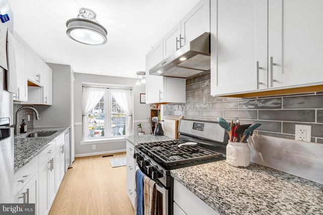 14403 BLACK HORSE CT, Centreville, VA 20120