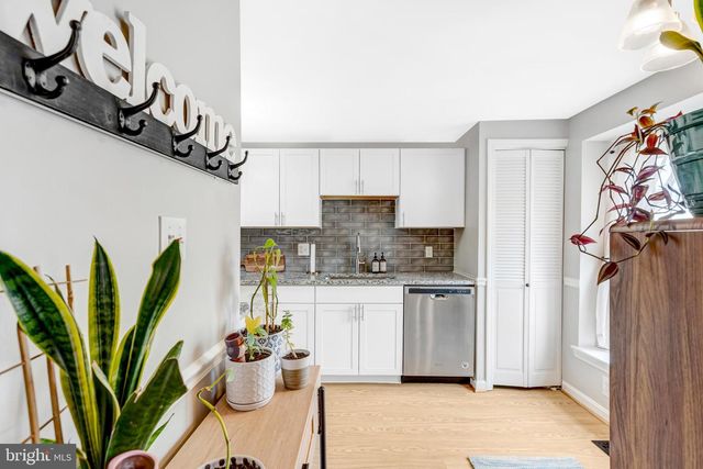 14403 BLACK HORSE CT, Centreville, VA 20120