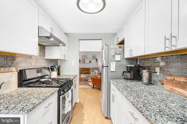 14403 BLACK HORSE CT, Centreville, VA 20120