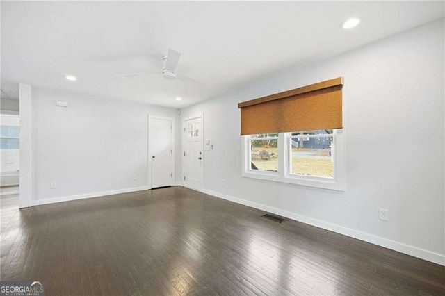 982 Oakdale Drive SE, Smyrna, GA 30080