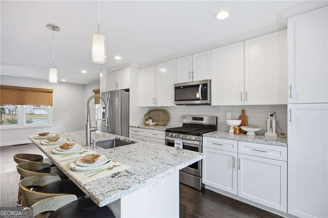 982 Oakdale Drive SE, Smyrna, GA 30080