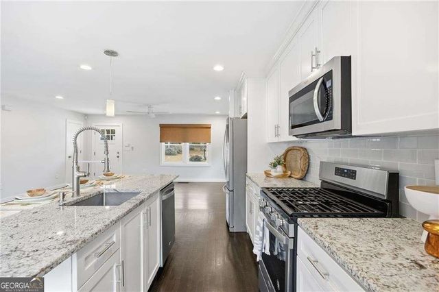 982 Oakdale Drive SE, Smyrna, GA 30080