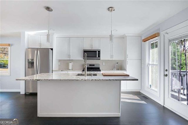 982 Oakdale Drive SE, Smyrna, GA 30080