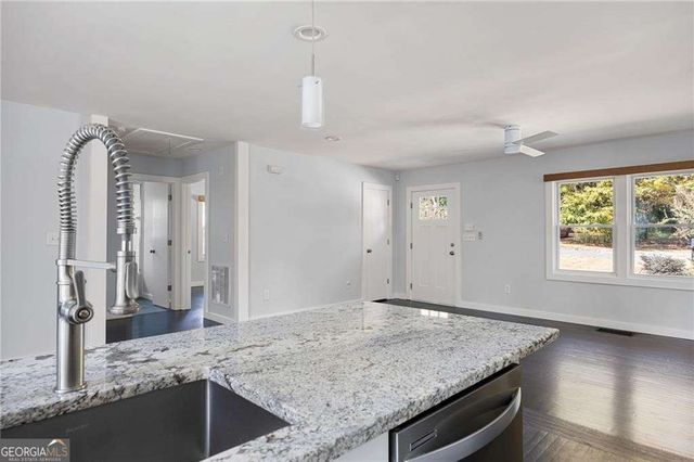 982 Oakdale Drive SE, Smyrna, GA 30080