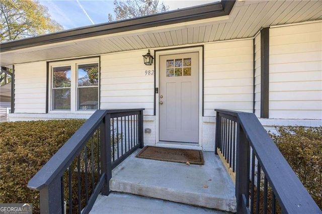 982 Oakdale Drive SE, Smyrna, GA 30080