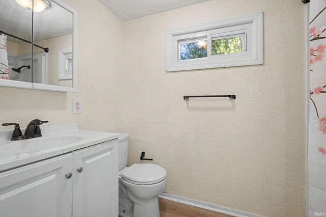 2433 Hollywood Place, South Bend, IN 46616