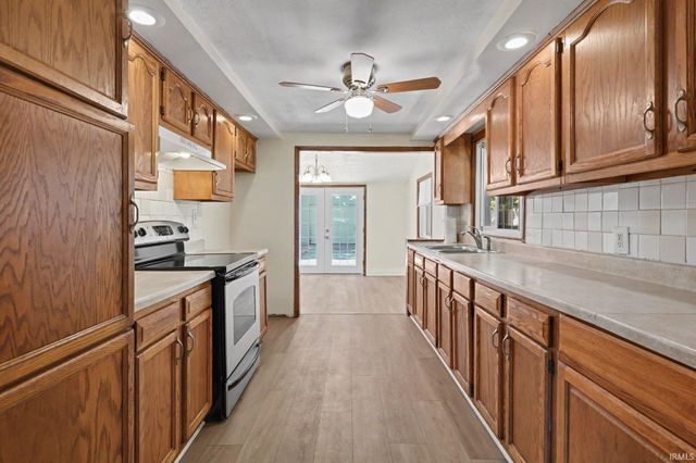 2433 Hollywood Place, South Bend, IN 46616