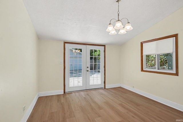 2433 Hollywood Place, South Bend, IN 46616