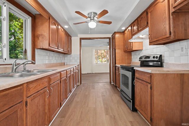 2433 Hollywood Place, South Bend, IN 46616