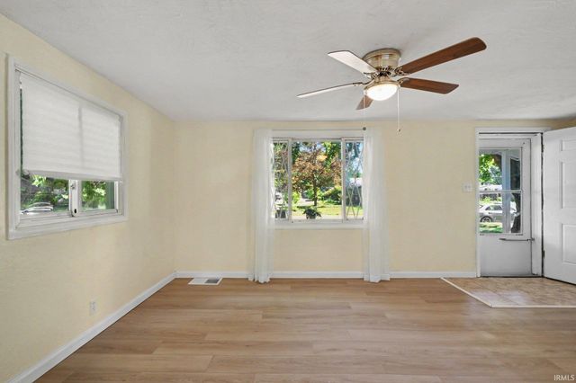 2433 Hollywood Place, South Bend, IN 46616