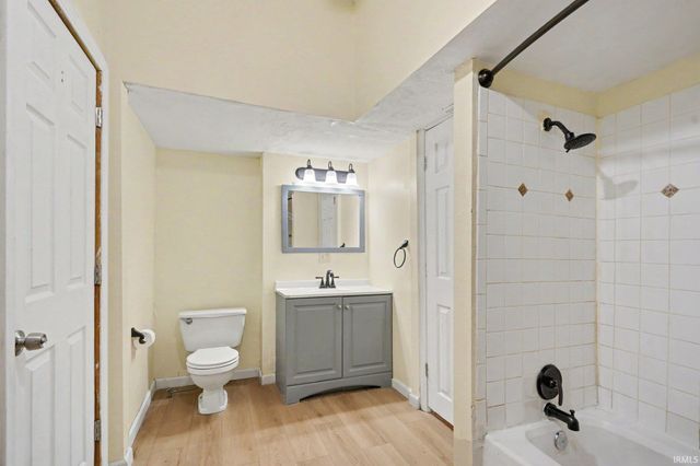 2433 Hollywood Place, South Bend, IN 46616