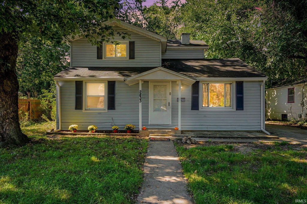 2433 Hollywood Place, South Bend, IN 46616