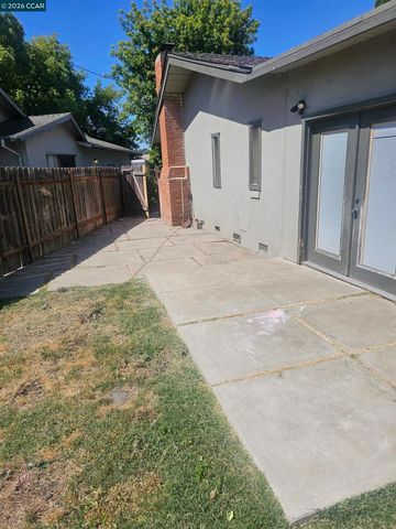 701 Dundee Way, Stockton, CA 95210
