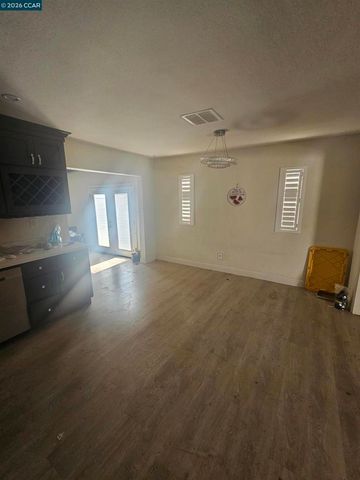701 Dundee Way, Stockton, CA 95210